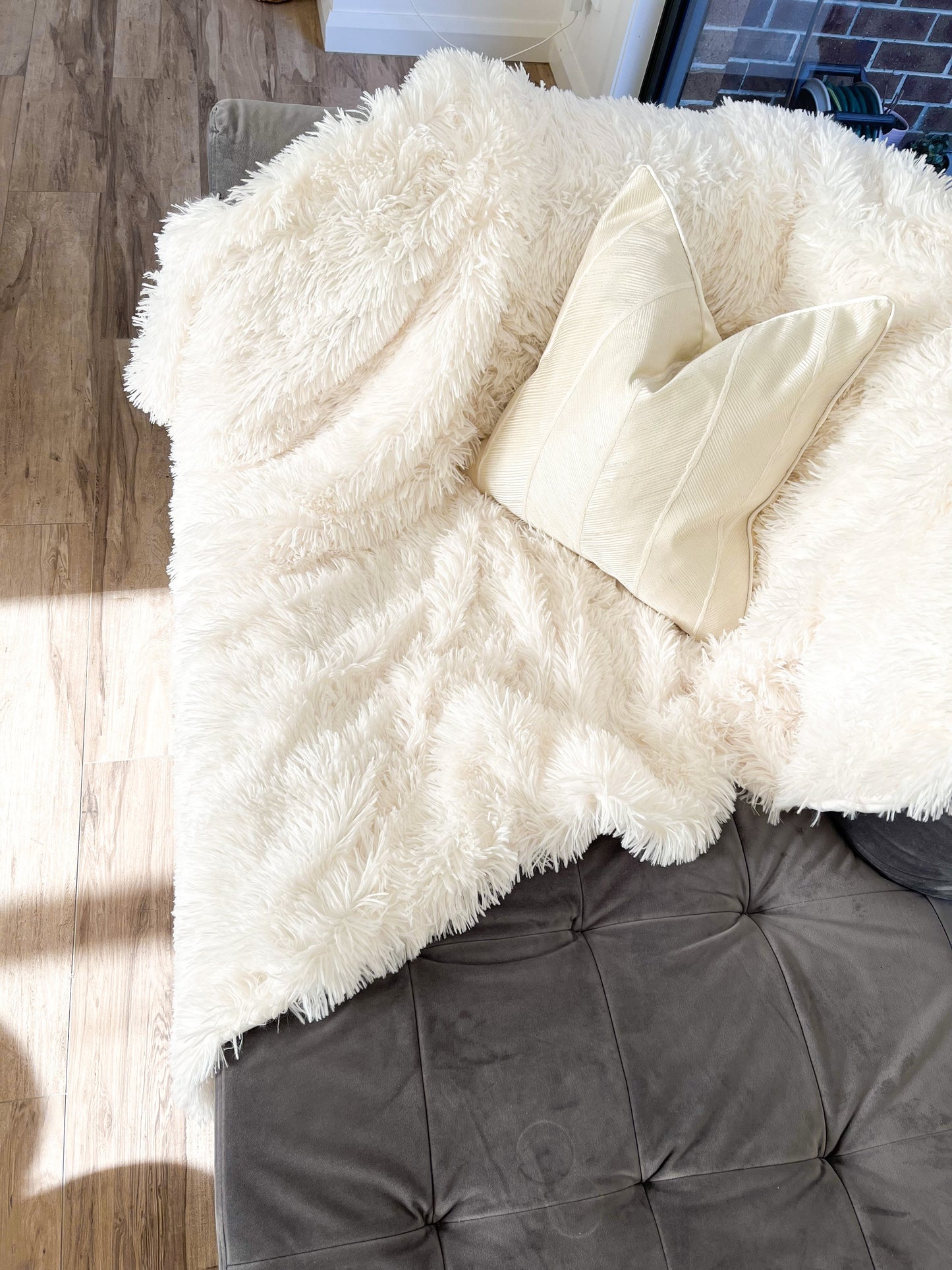 White Faux Fur Throw Blanket