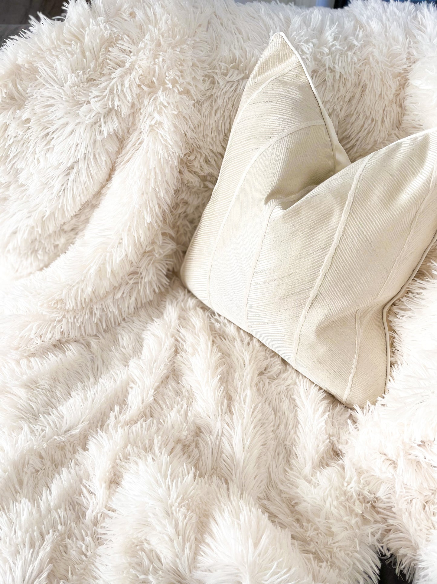 White Faux Fur Throw Blanket