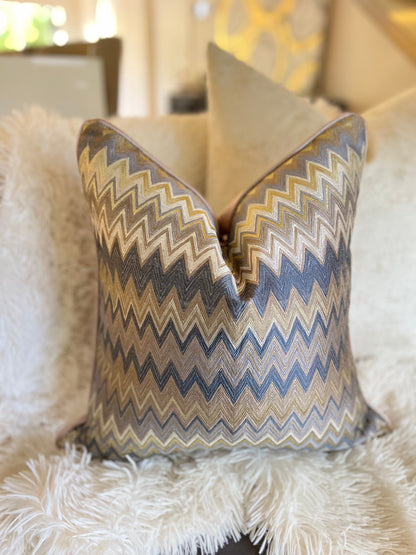 Symmertrical design Luxury Cushion Cover